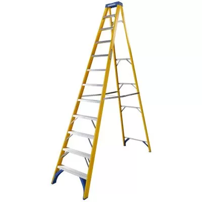 Werner Fibreglass Stepladder 12 Tread 7161218