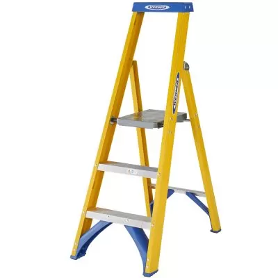 Werner Fibreglass Platform Stepladder 3 Tread 7170318