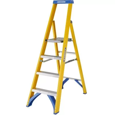 Werner Fibreglass Platform Stepladder 4 Tread 7170418